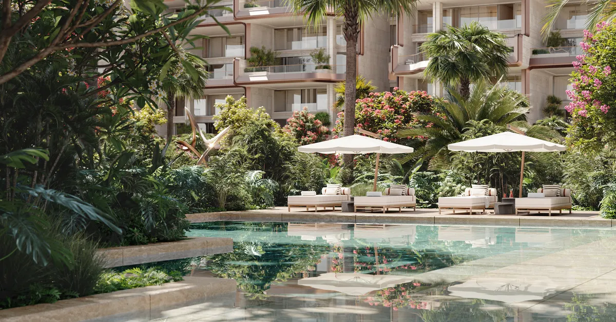 استخر محوطه سبز The Alba Residences در میان درختان