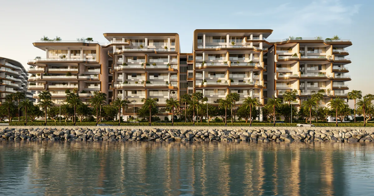 نمای بیرونی The Alba Residences از سمت جاده کنار آب