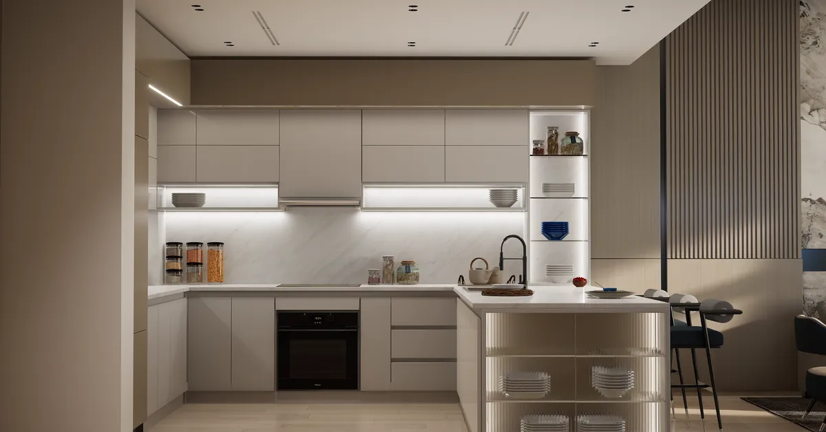 آشپزخانهٔ مدرن با کابینت بژ و جزیرهٔ مرکزی