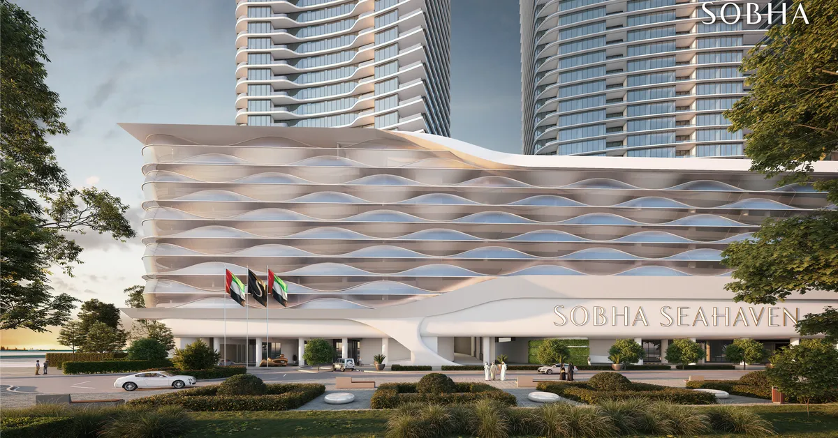 ورودی اصلی برج با تابلوی Sobha SeaHaven