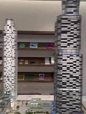 تیک تاک املاک امارات به شهرک حبتور، قلب تپنده دبی خوش آمدید! این مجموعه مدرن و لوکس، با آسمانخراشهای سر به فلک کشیده، مراکز خرید مجلل و رستورانهای بینالمللی، تجربهای بینظیر از زندگی شهری را به شما ارائه میدهد. در شهرک حبتور، هر روزتان پر از هیجان و زیبایی خواهد بود. #دبی #شهرک_حبتور #چالش #فان #ولاگ #روزمرگی #لایف_استایل #اکسپلور