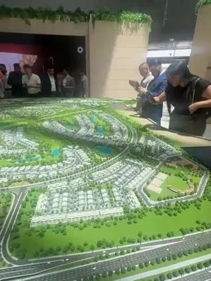 تیک تاک املاک امارات Du lebst im Luxusparadies Jumeirah Golf Estates! 🏡⛳ Schau dir die epischen Golfplätze „Earth“ & „Fire“ an, designed von Greg Norman. Von luxuriösen Villen bis hin zur DP World Tour – hier ist Dubai auf einem anderen Level! 😍 Wer will hier einlochen? 🏌️♂️ #JumeirahGolfEstates #DubaiVibesHashtags: #JumeirahGolfEstates #DubaiGolf #LuxusLeben #GolfVibes #DubaiLifestyle #GolfTok #ReiseZiele #LuxusImmobilien #DPWorldTour #Viral